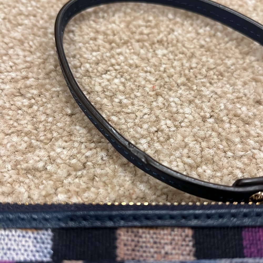 Coach wristlet - Picture 5 of 12